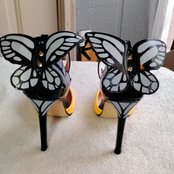 Chic Yellow and Black Butterfly Heels - Picture 4 of 9